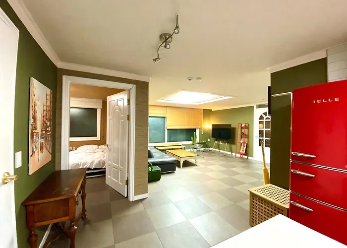 Villa Kooljam House-center Of Seoul-itaewon-spacious-3min From The Subway *