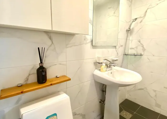 Kooljam House-center Of Seoul-itaewon-spacious-3min From The Subway *